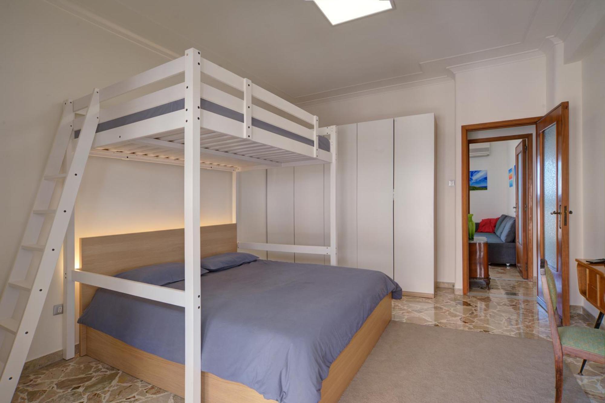 Top Floor Aparthotel Bentivoglio Catania Bagian luar foto