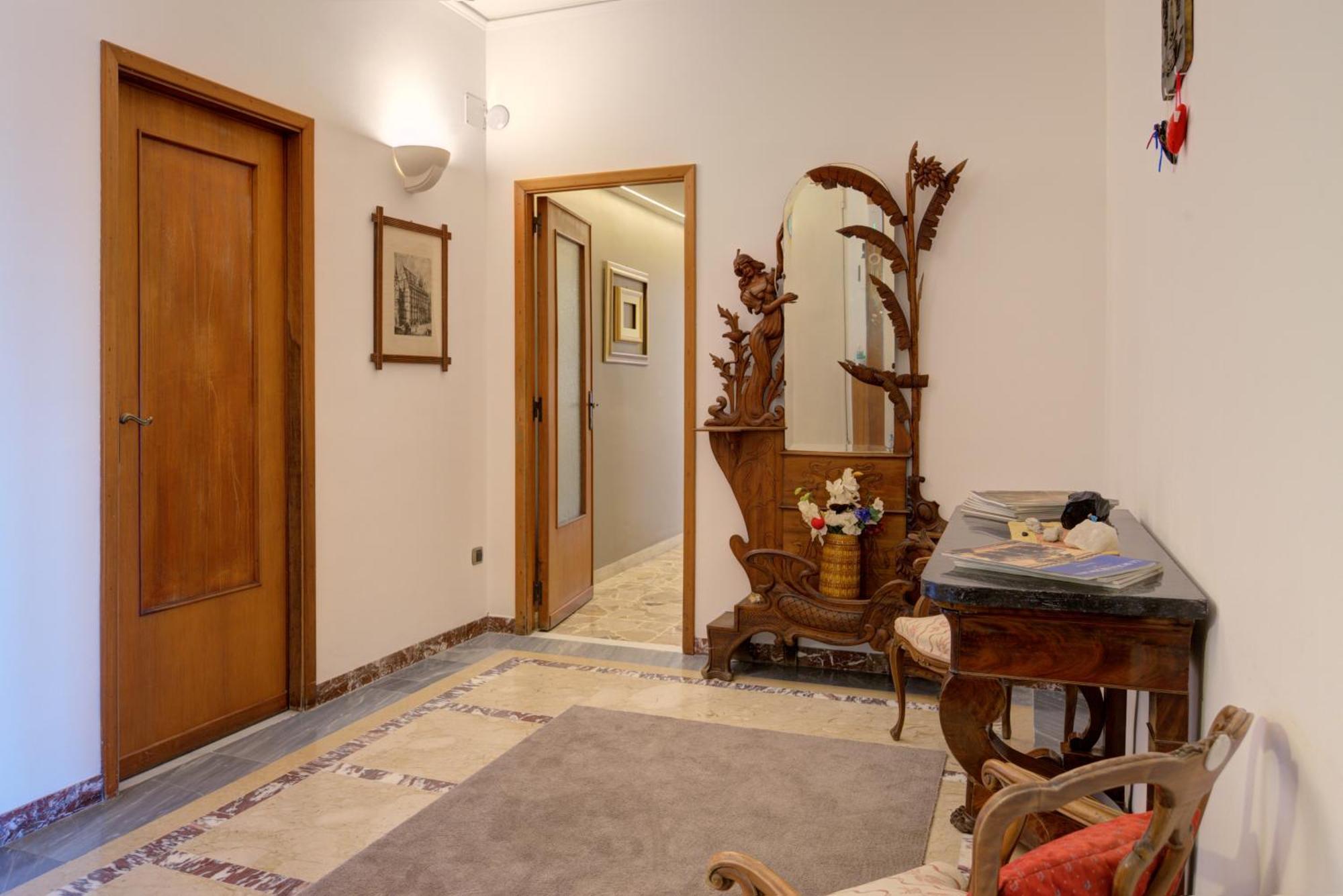Top Floor Aparthotel Bentivoglio Catania Bagian luar foto